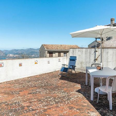 Il Monte Apartment Ериче Екстериор снимка