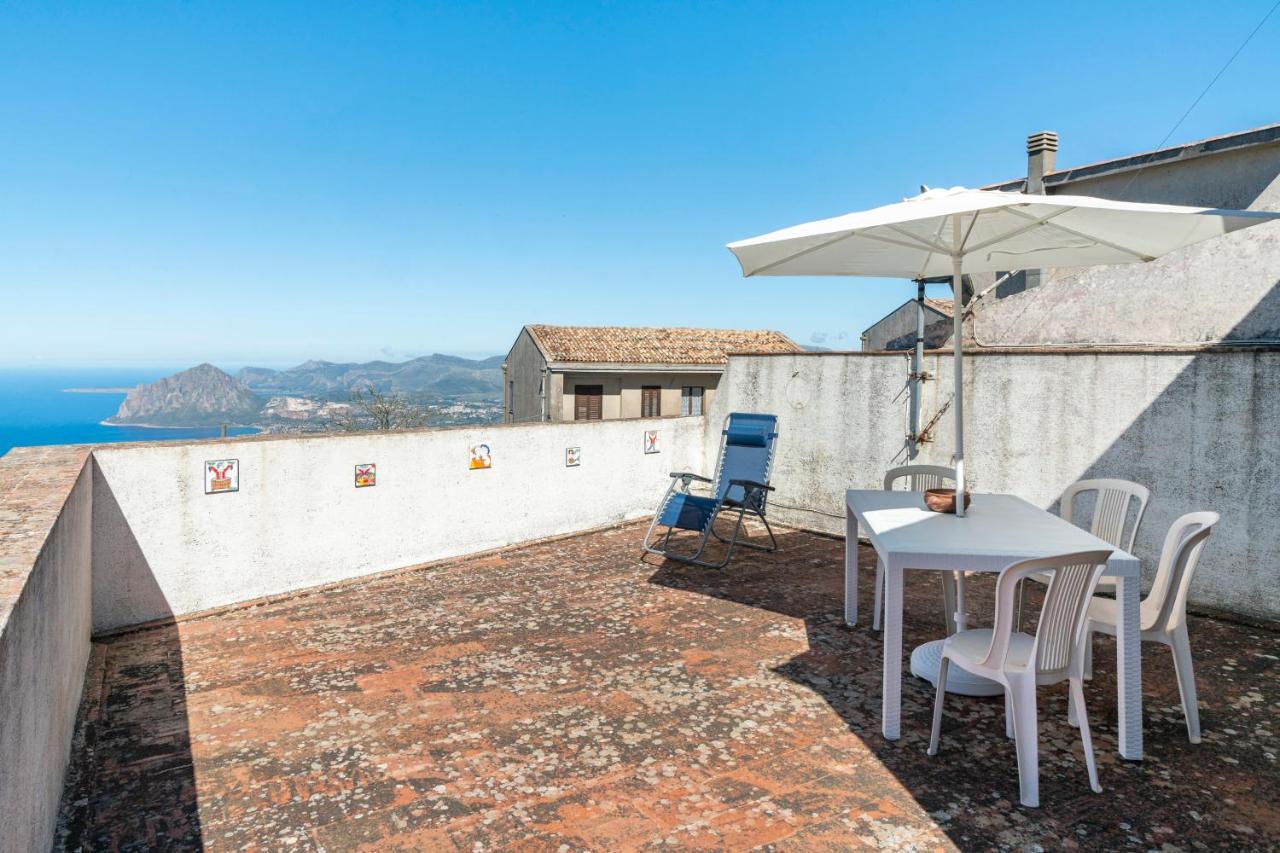 Il Monte Apartment Ериче Екстериор снимка