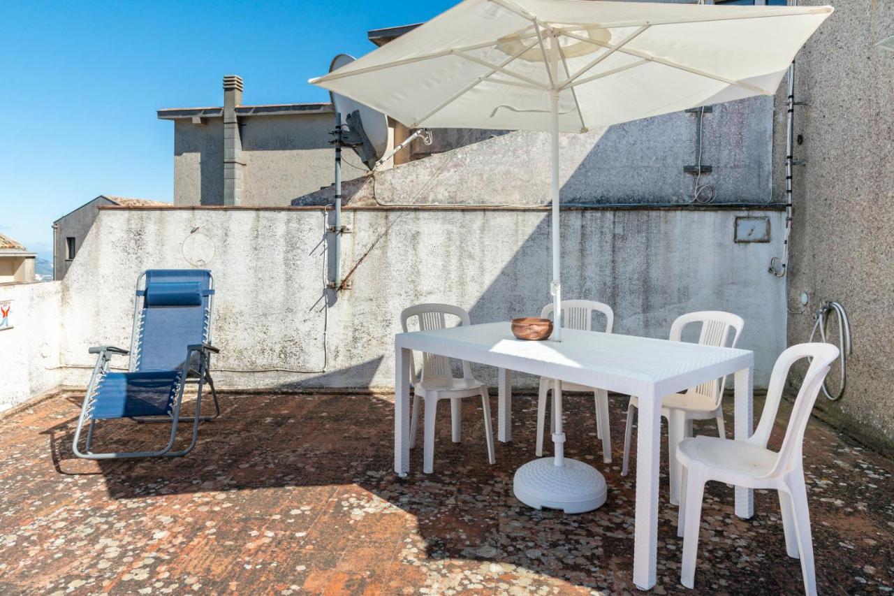Il Monte Apartment Ериче Екстериор снимка